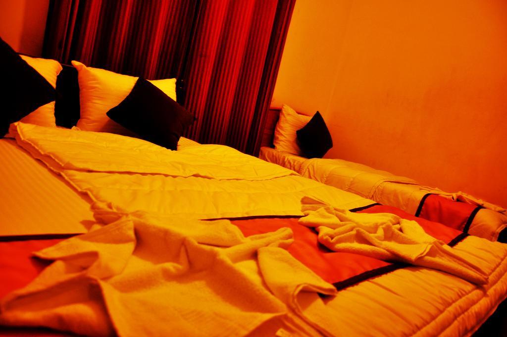 ホテル インロマ ホリデイ リゾート ヌワラ・エリヤ 部屋 写真